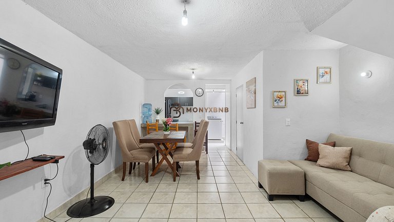 Casa Cozy, 2 bedroom, 4 bed, 2 baths with parking