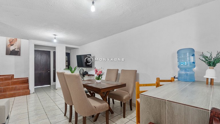 Casa Cozy, 2 bedroom, 4 bed, 2 baths with parking