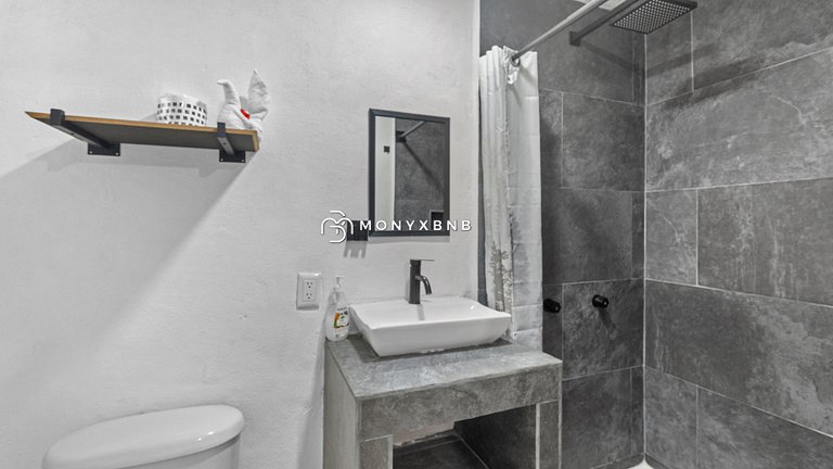 Casa Cozy, 2 bedroom, 4 bed, 2 baths with parking