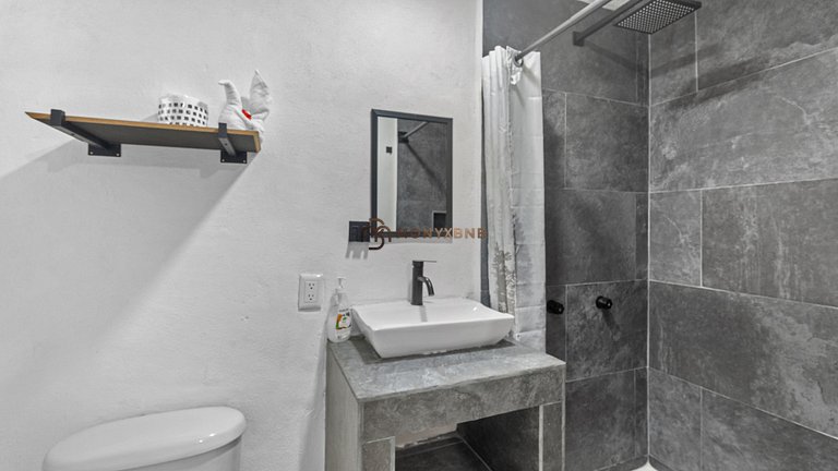 Casa Cozy, 2 cuartos, 4 camas, 2 baños y parking