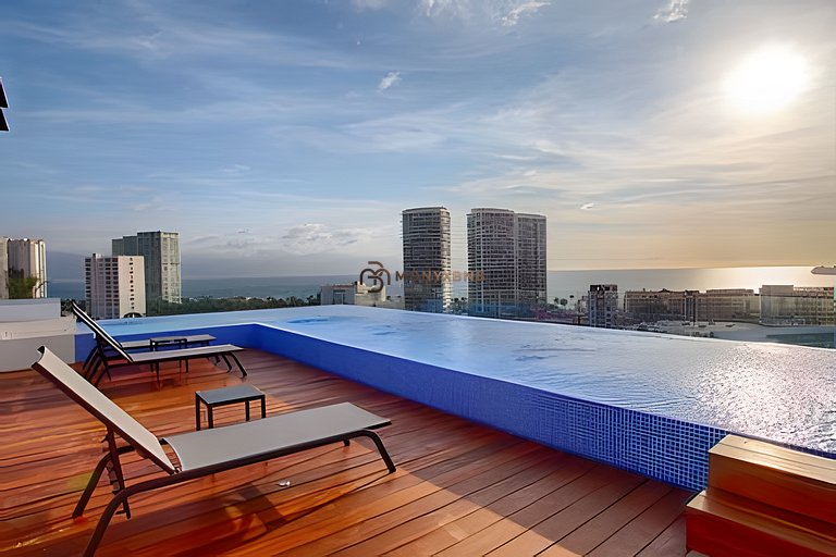 Zoho Skies, 3 bedrooms, 2 bathrooms with rooftop pool