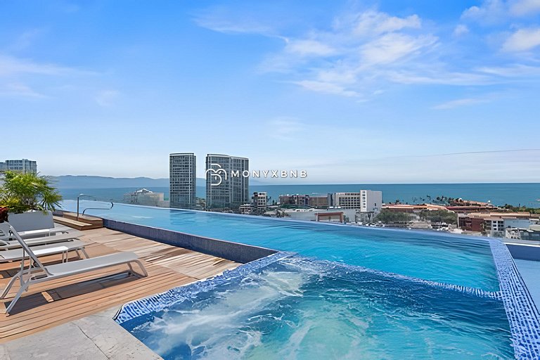 Zoho Skies, 3 bedrooms, 2 bathrooms with rooftop pool
