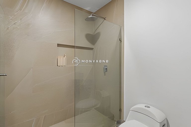 Zoho Skies, 3 bedrooms, 2 bathrooms with a rooftop pool