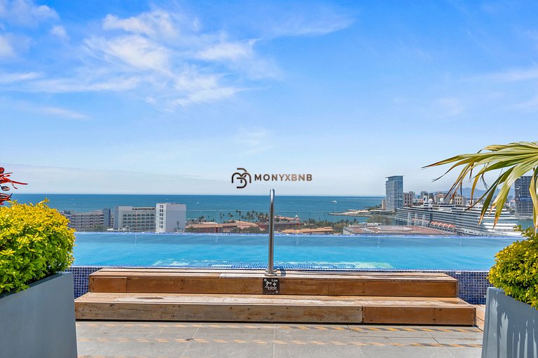 Zoho Skies, 3 bedrooms, 2 bathrooms with rooftop pool