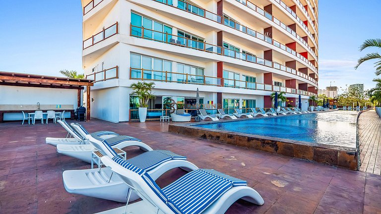 4BR Marina Ocean-View Above Casino 2 Suites
