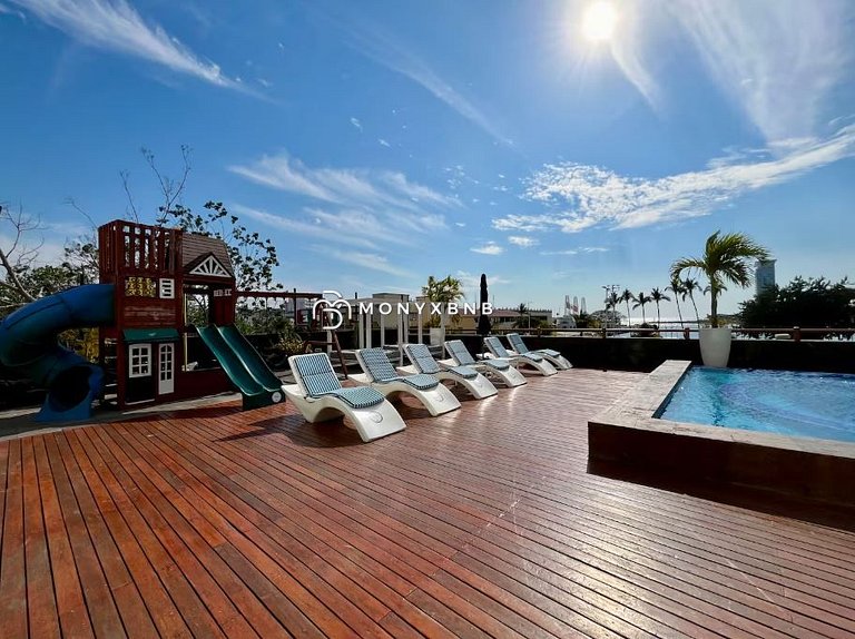 4BR Marina Ocean-View Above Casino 2 Suites