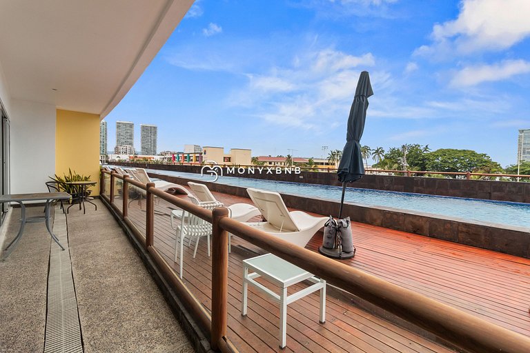 4BR Marina Ocean-View Above Casino 2 Suites