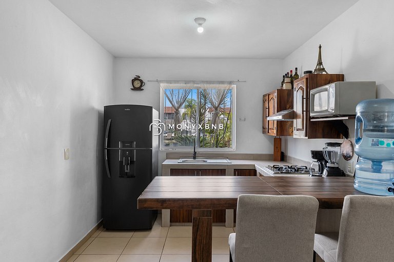 Modern Pool Side, 3 Bdrm House with parking
