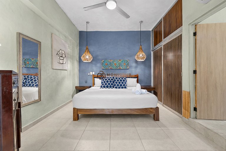 Stunning one-bedroom, 1.5Bath in the Romantic Zone