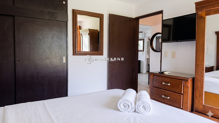 Marina Oceanview 4BR, two-bathroom with parking