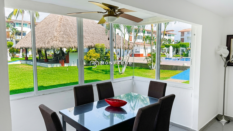 ¡Ven y disfruta Puerto Vallarta! Condos La Marina
