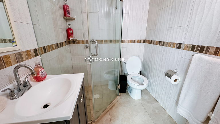 Marina Oceanview 4BR, two-bathroom with parking