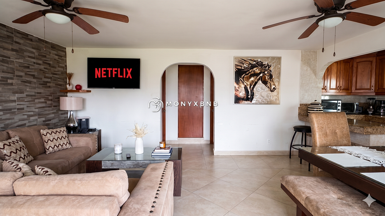 Marina Oceanview 4BR, two-bathroom with parking