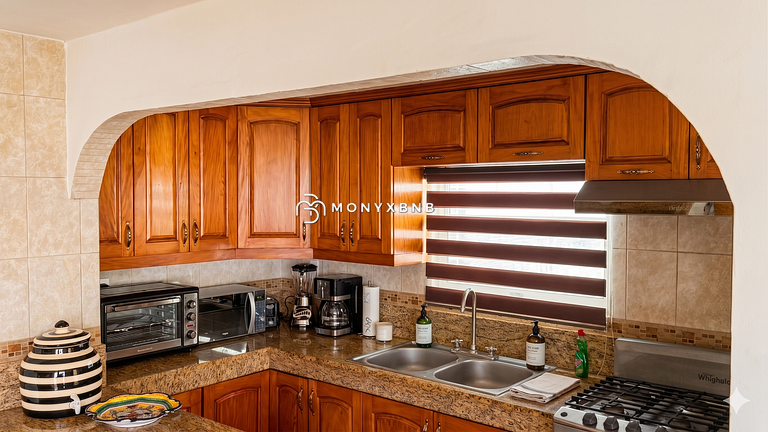 Marina Oceanview 4BR, two-bathroom with parking