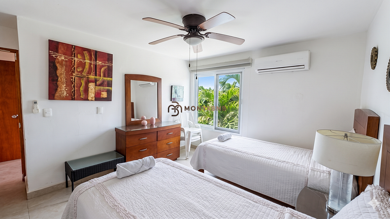 Gran Marina, 6 habitaciones, 4 baños, Parking