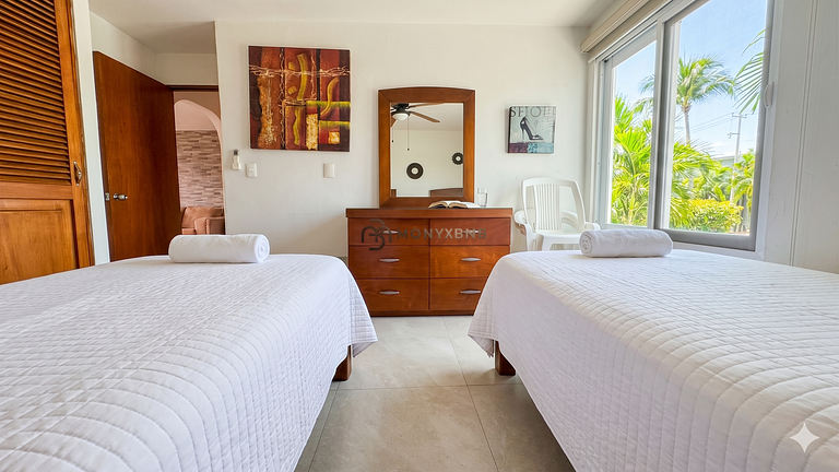 Marina Oceanview 4BR, two-bathroom with parking