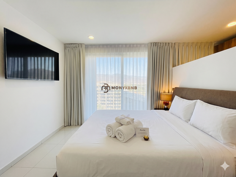 Zoho Skies, 3 bedrooms, 2 bathrooms with rooftop pool