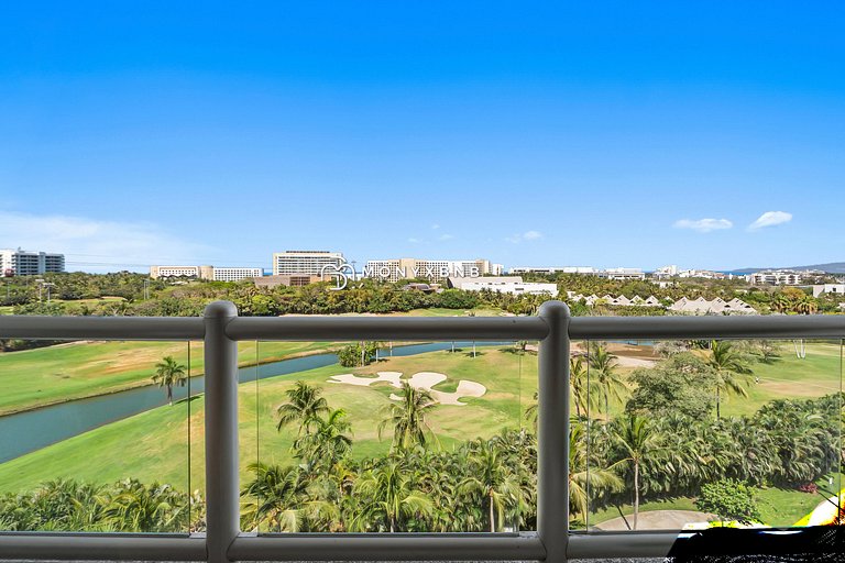 Experience luxury: Vidanta, beach, and pool by Monyxbnb