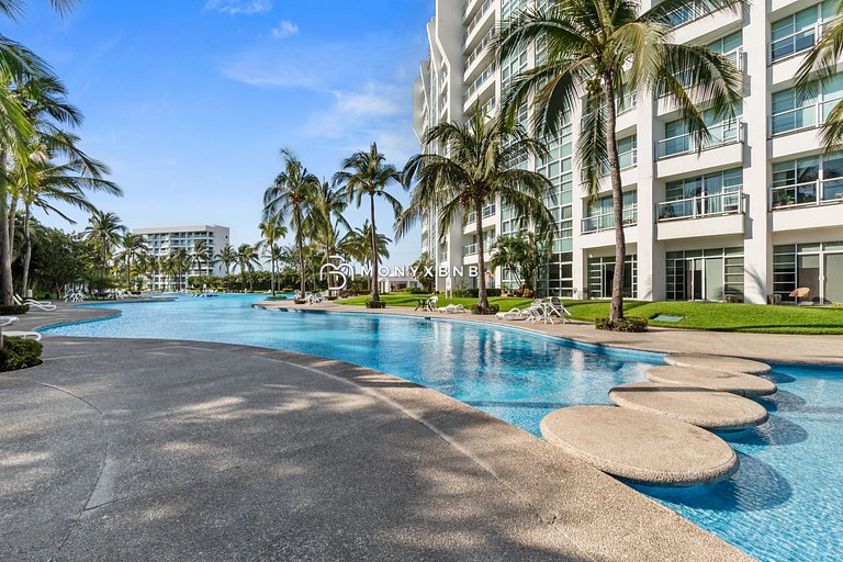 Experience luxury: Vidanta, beach, and pool by Monyxbnb