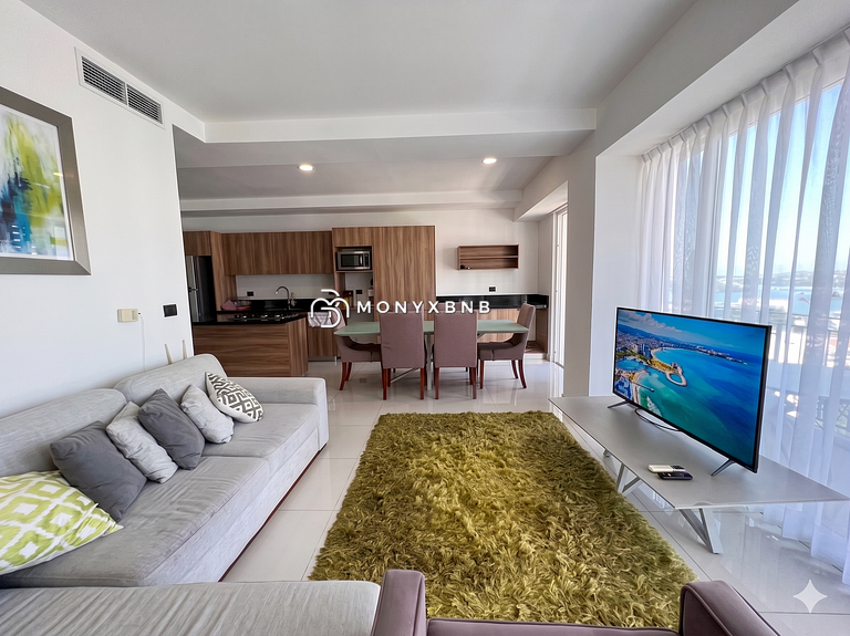 Zoho Skies, 3 bedrooms, 2 bathrooms with rooftop pool