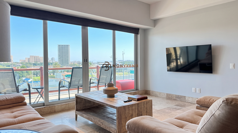Deck12 premium Pool Stay by Monyxbnb