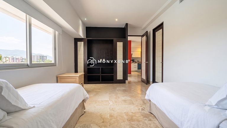 Deck12 premium Pool Stay by Monyxbnb