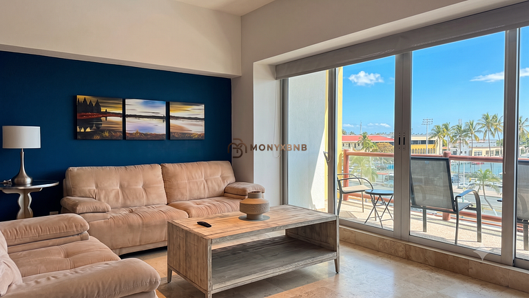 Deck12 premium Pool Stay by Monyxbnb