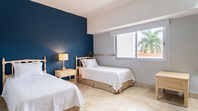 Deck12 premium Pool Stay by Monyxbnb