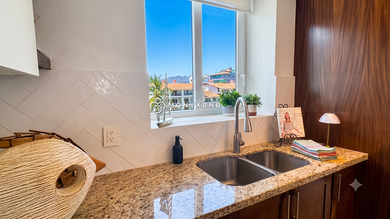 Luxurious 1-bedroom, 180° balcony and golf by Monyxbnb