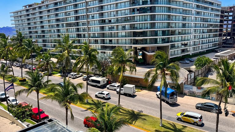 Luxurious 1-bedroom, 180° balcony and golf by Monyxbnb