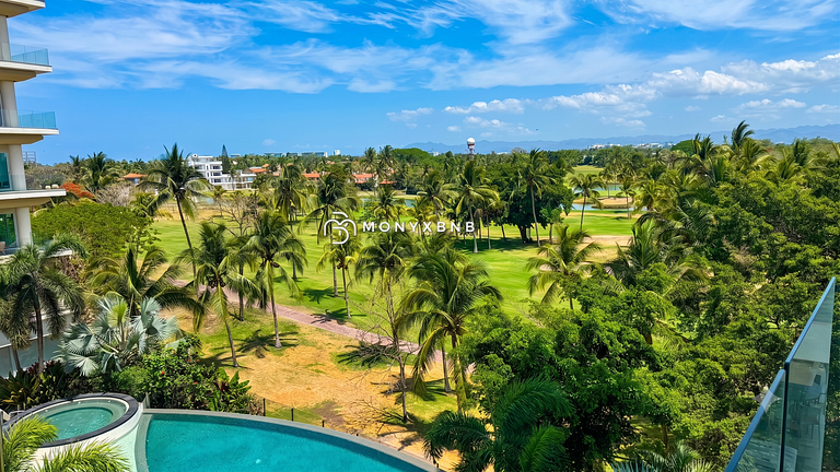 Luxurious 1-bedroom, 180° balcony and golf by Monyxbnb