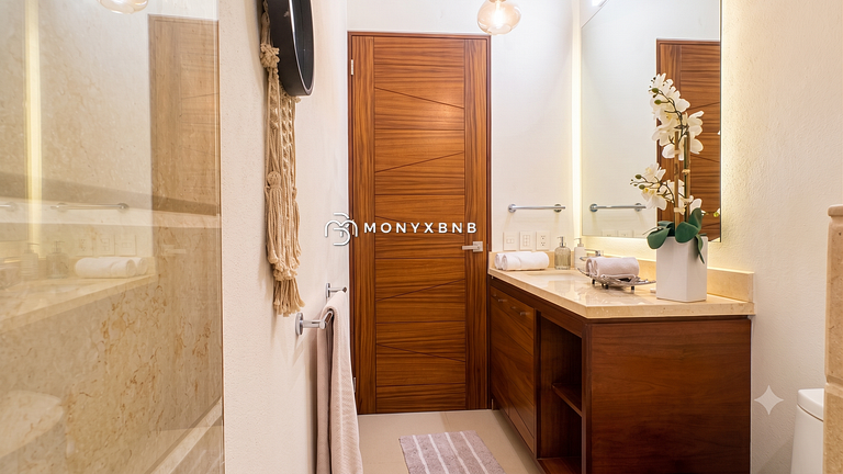 Luxurious 1-bedroom, 180° balcony and golf by Monyxbnb