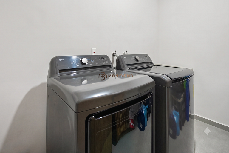 Bahiban SkyHome 3BR 3Bath, Jacuzzi & Oceanview