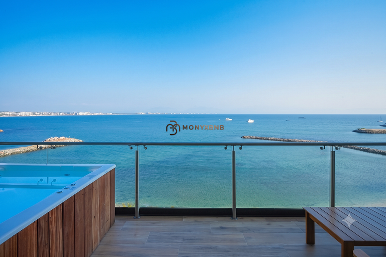 Bahiban a pie de playa de 3 habitaciones, 3 baños, jacuzzi y