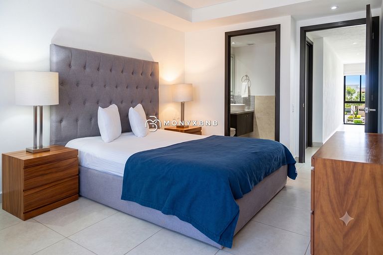 Venetian 2BR High Floor Oceanview