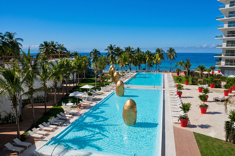 Beachfront Bliss Icon Vallarta, Pool & Beach Club
