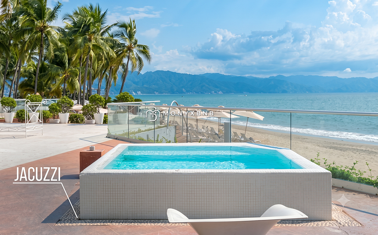 Icon Vallarta Oceanfront 1BDR, Pool & Beach Club