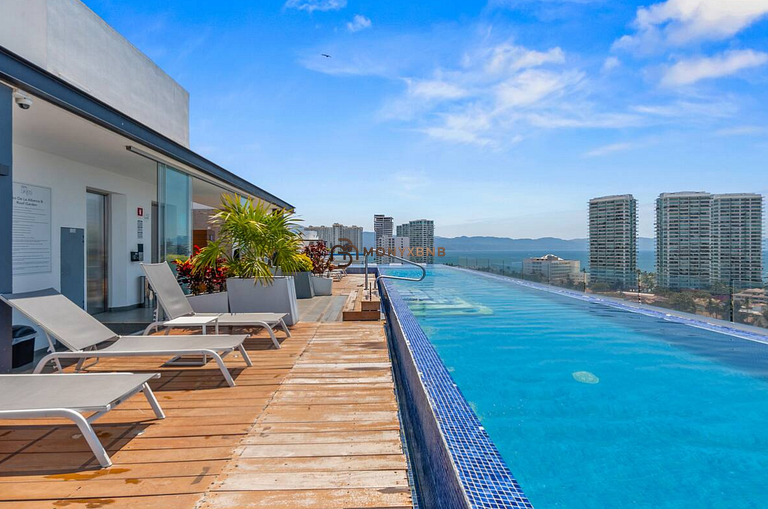 Zoho Skies Urban Vista 2-Story 2-Bdr 2-Bath Condo