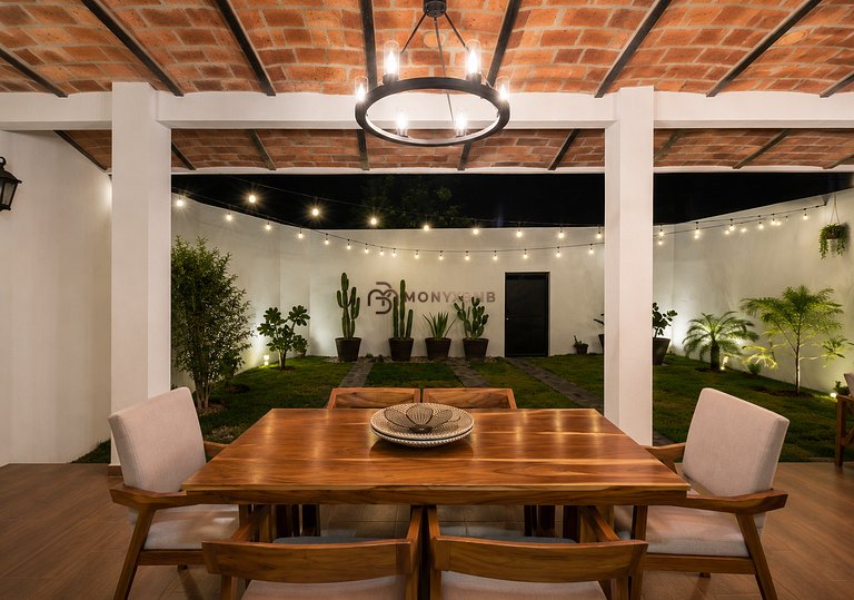 Charming villa by Monyxbnb