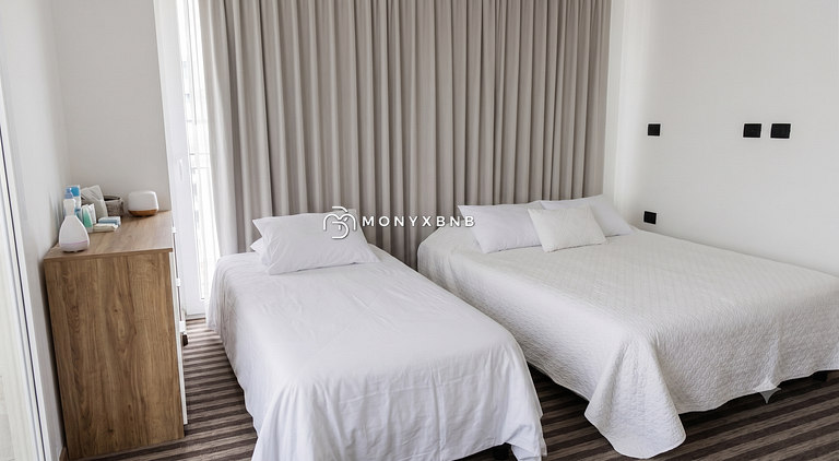 Zoho Skies, 3 bedrooms, 2 bathrooms with rooftop pool