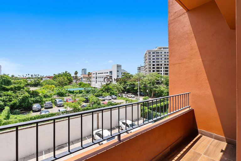 Zoho Skies Urban Vista 2-Story 2-Bdr 2-Bath Condo