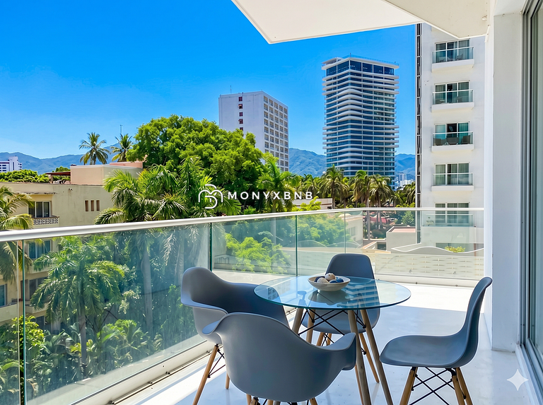 Icon Vallarta Oceanfront Oasis Pool & Beach Club