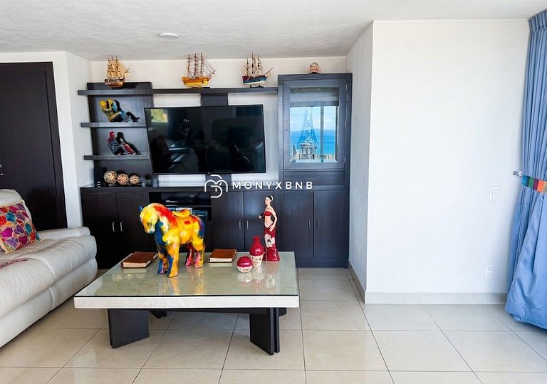 Grand Venetian • 2BR Modern and Bright