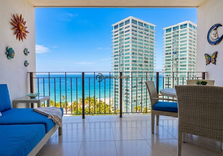 Grand Venetian • 2BR Modern and Bright
