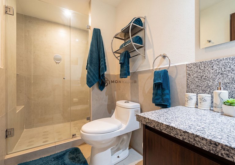 Grand Venetian • 2BR Modern and Bright