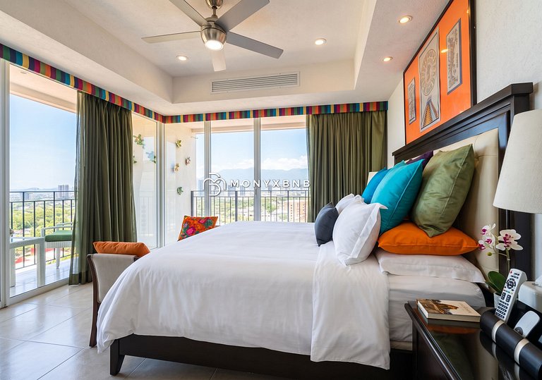 Grand Venetian • 2BR Modern and Bright