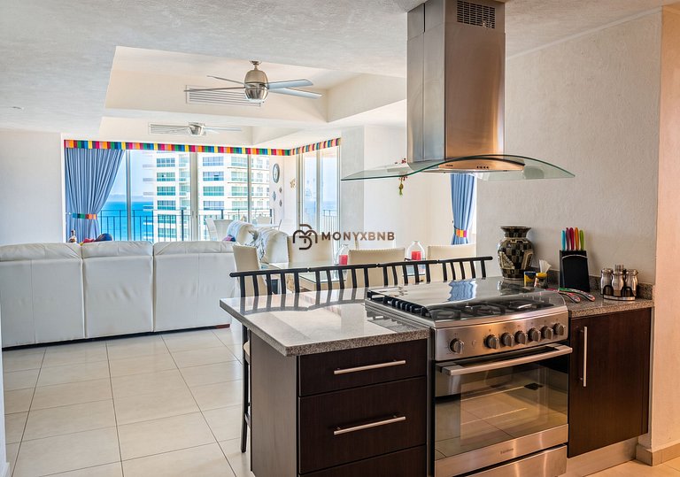 Grand Venetian • 2BR Modern and Bright