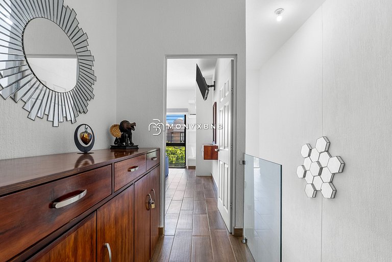 Ivarica House • Family Retreat 16 by Monyxbnb