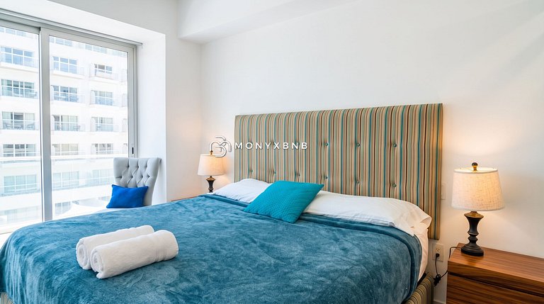 Icon Beachfront Retreat, 5-Star Pool & Club Access