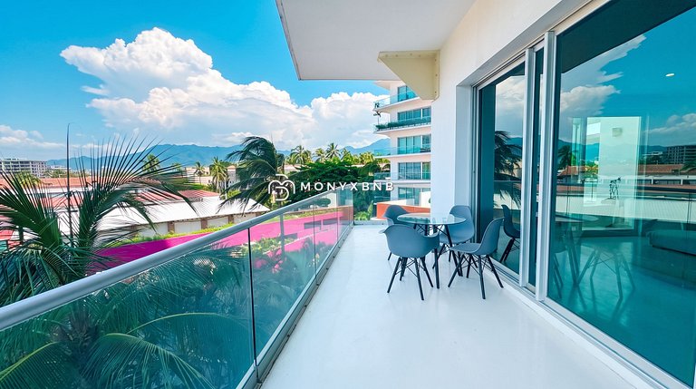 Paraíso en Icon Vallarta: piscina y club de playa